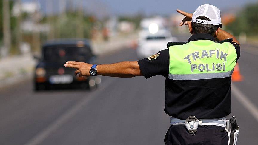 Yeni trafik yasası yolda! Bunu yapana 200 bin tl ceza, 60 gün ehliyet iptali geliyor! 8